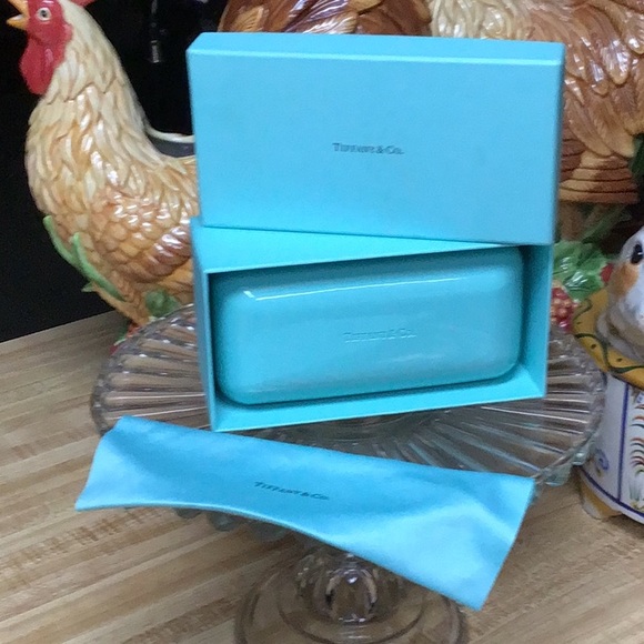 TIFFANY & CO. Case & Box❤️❤️ - Picture 4 of 4